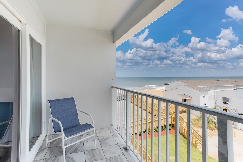 Deluxe Room, 2 Queen Beds, Partial Ocean View - Photo 5