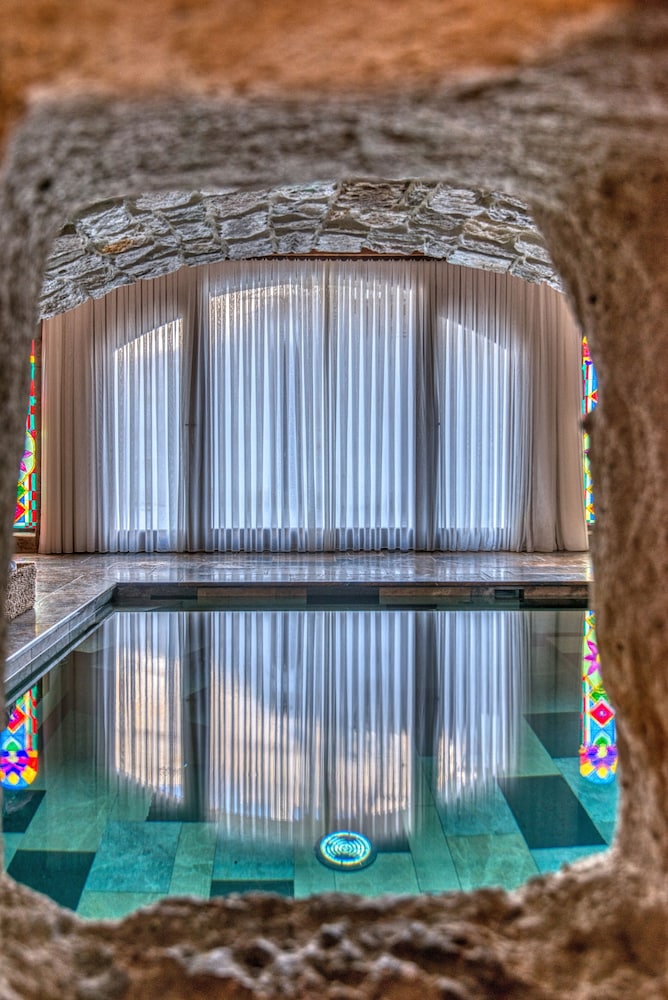 Muhteshem Imperial Pool Suite - Photo 13