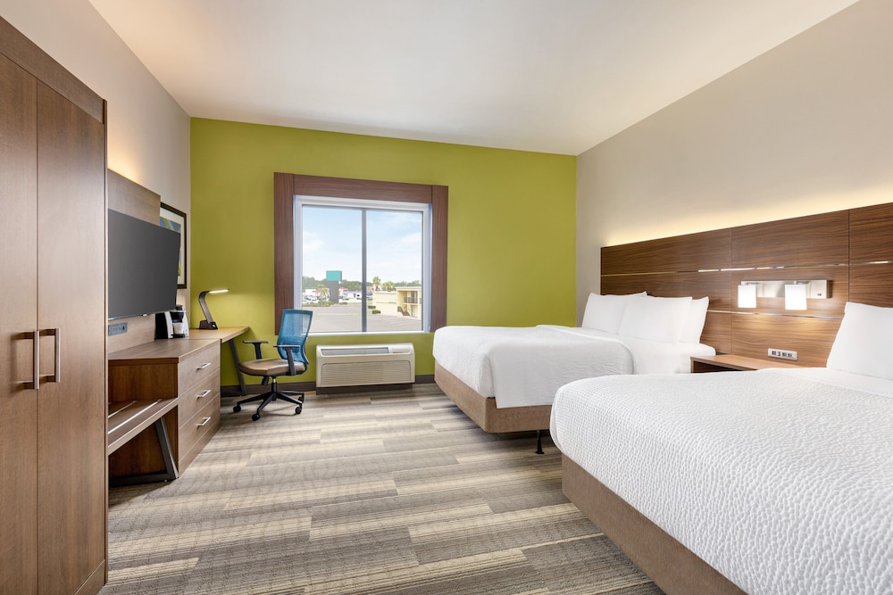 Standard Room, 2 Queen Beds, Accessible (Communications, Roll-In Shower) - Photo 4