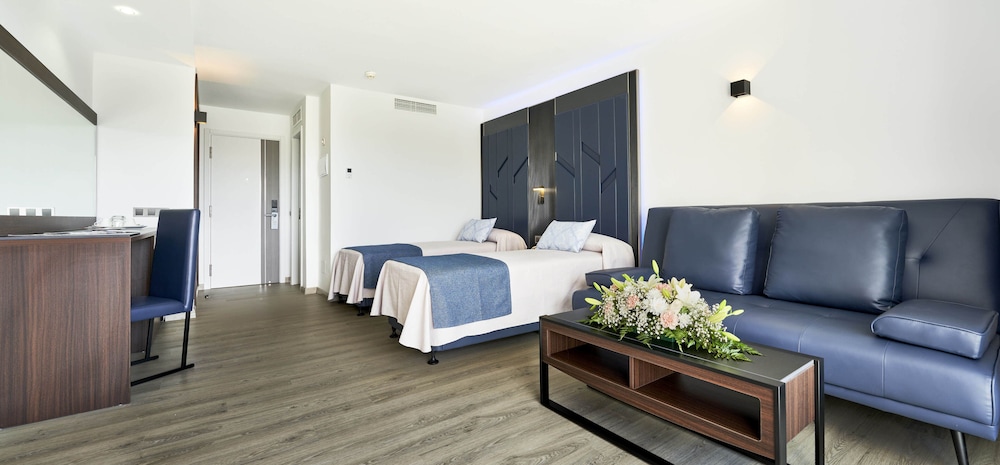 Deluxe Double Room (1 Adult)