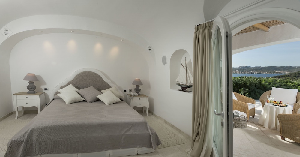 Romantic Studio Suite, 1 Bedroom, Hot Tub, Sea View photo 3