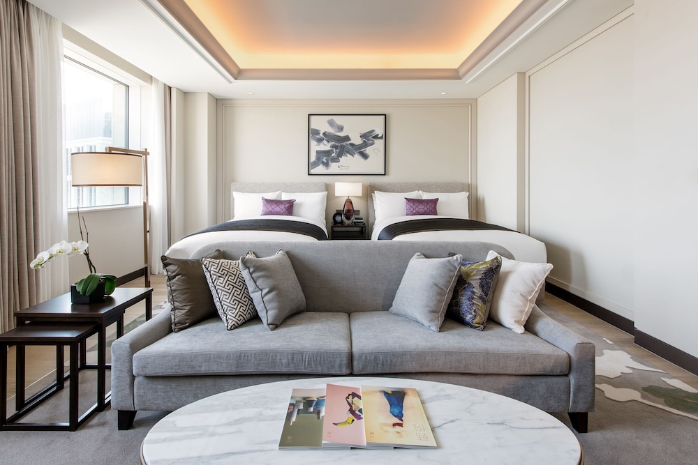 Premier Deluxe Twin Room