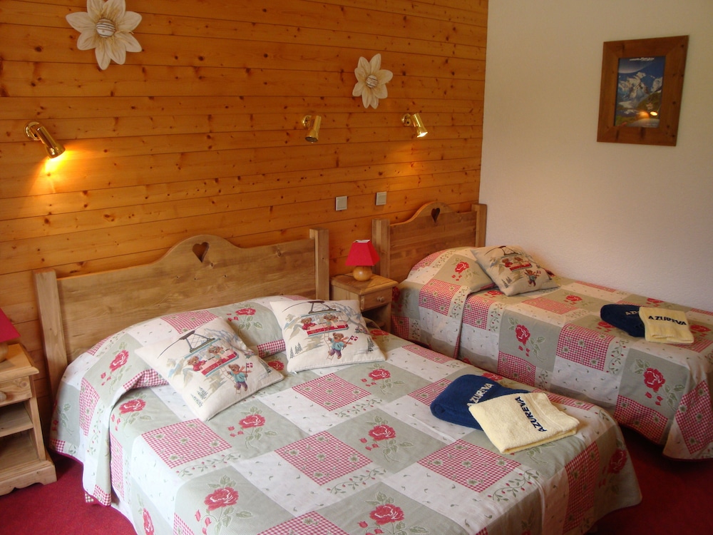 Triple Room, Multiple Beds, Mountain View - Photo 5