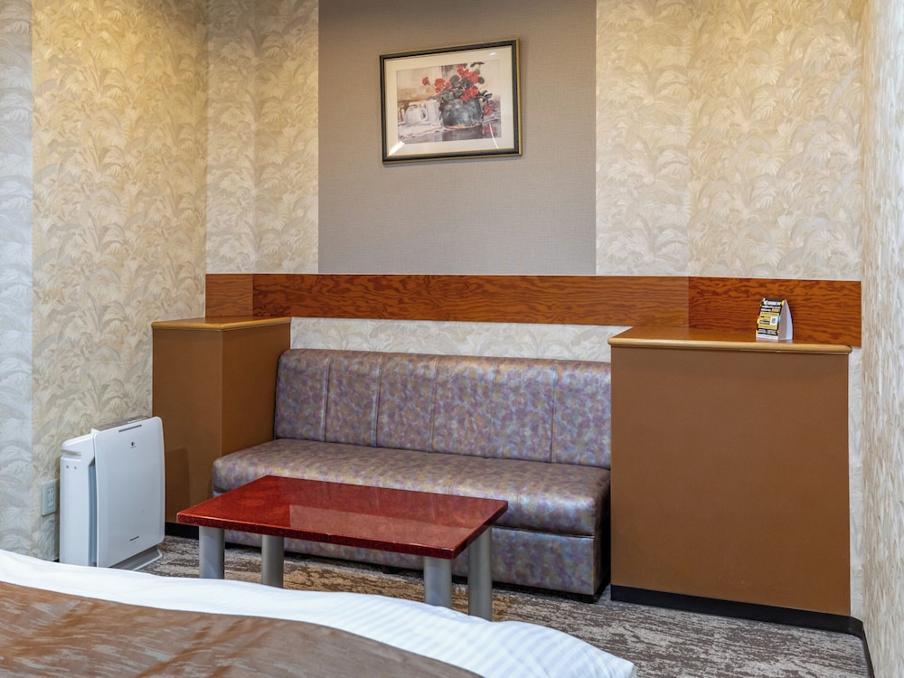 Double Room, Non Smoking - Photo 7