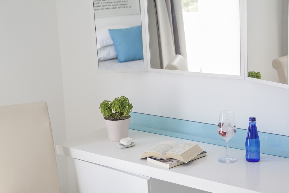 Cozy Room, Side Sea View - Photo 2