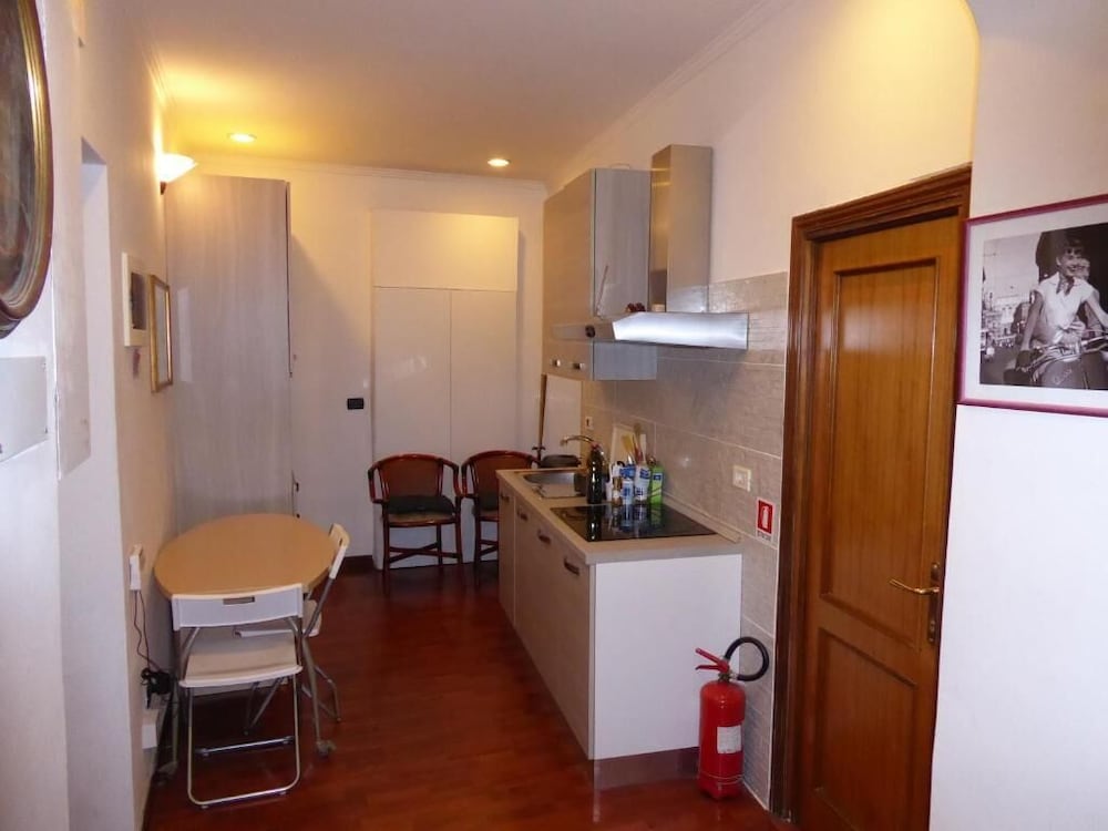 Basic Triple Room photo 3