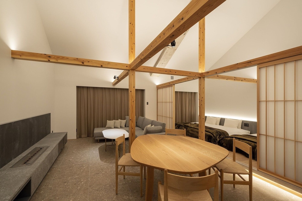 Penthouse Room - Photo 1