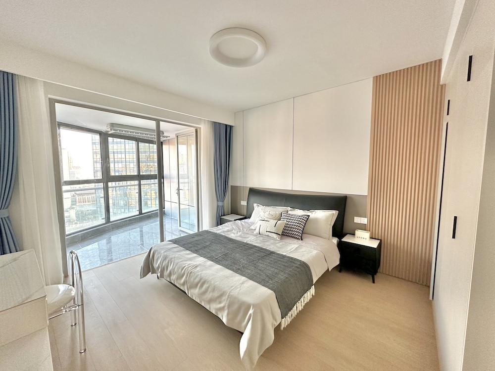 Superior Apartment, Canal View