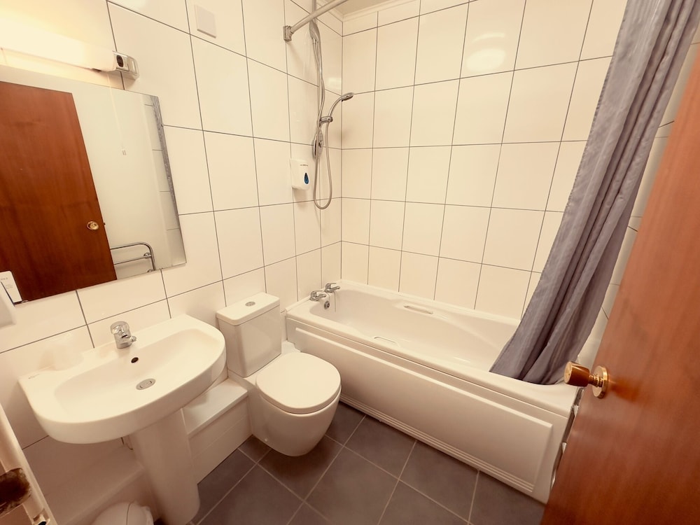 Classic Twin Room, 2 Twin Beds - Photo 7