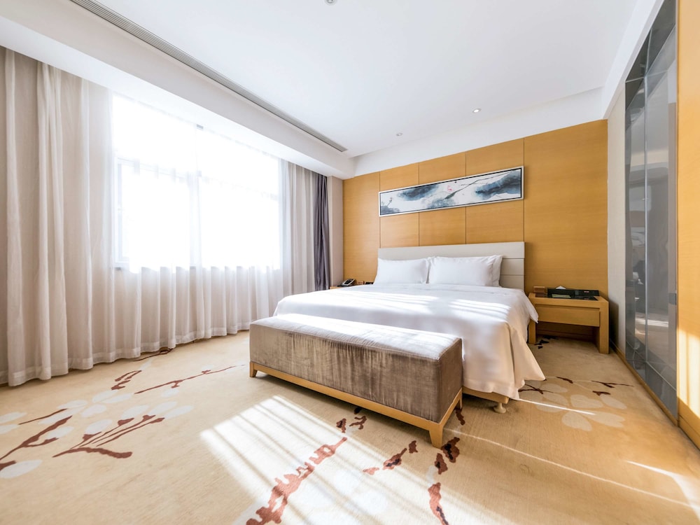Deluxe Suite, 1 King Bed