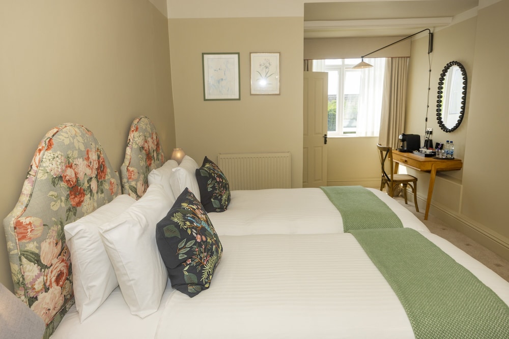 Deluxe Double or Twin Room photo 2