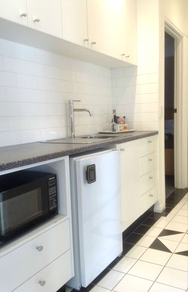 Standard Apartment, Multiple Beds, Non Smoking, Kitchenette (Living Room) photo 3