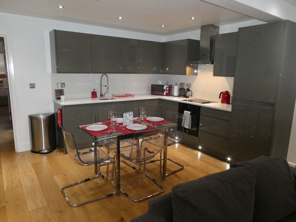 Luxury Apartment, Ensuite photo 3