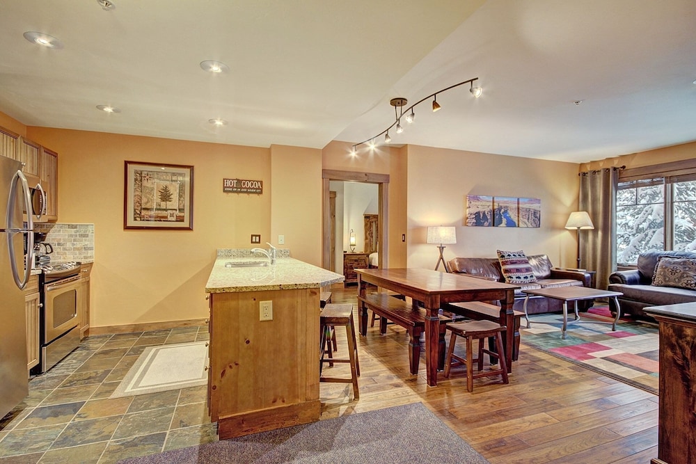 Apartment, 2 Bedrooms - Photo 27