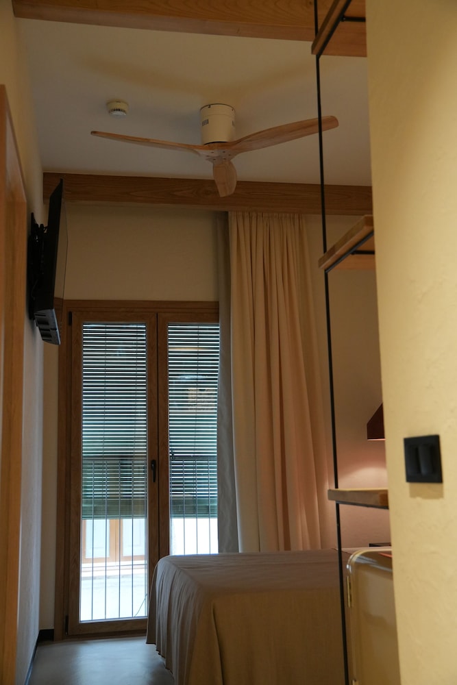 Classic Double Room Single Use, Balcony