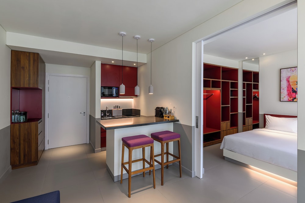 Suite, 1 King Bed, River View - Photo 2