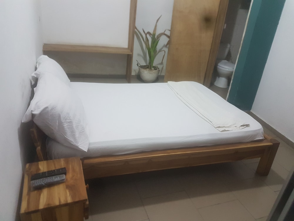 Basic Double Room, 1 Double Bed, Private Bathroom photo 1