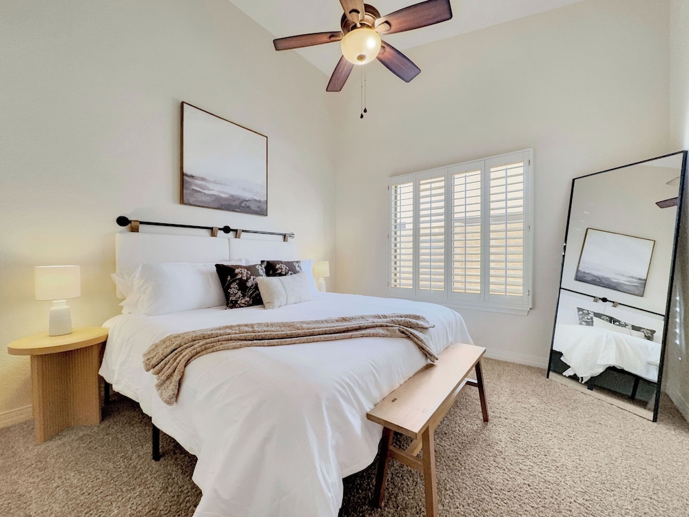 House, Multiple Beds, Pool Access (Oleander Chandler/Ocotillo)