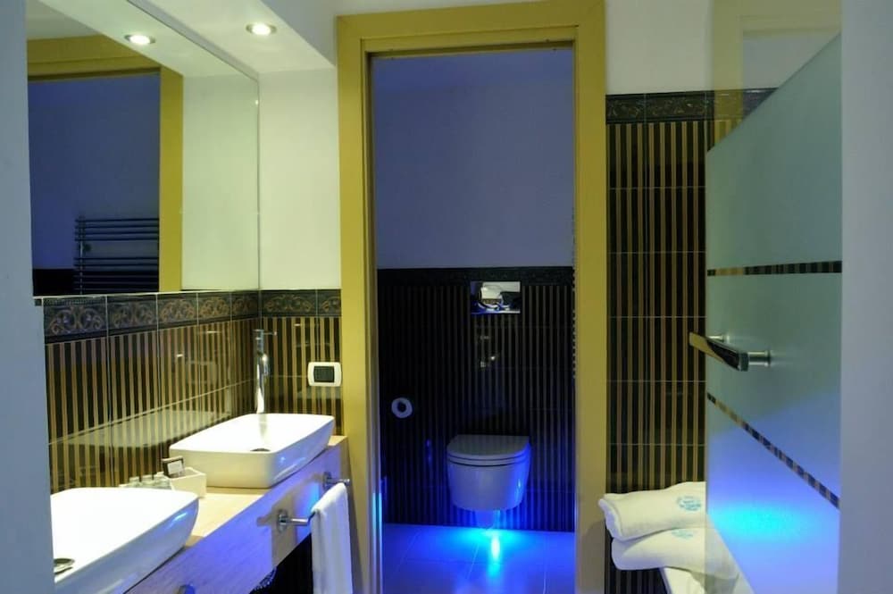 Luxury Studio Suite photo 3