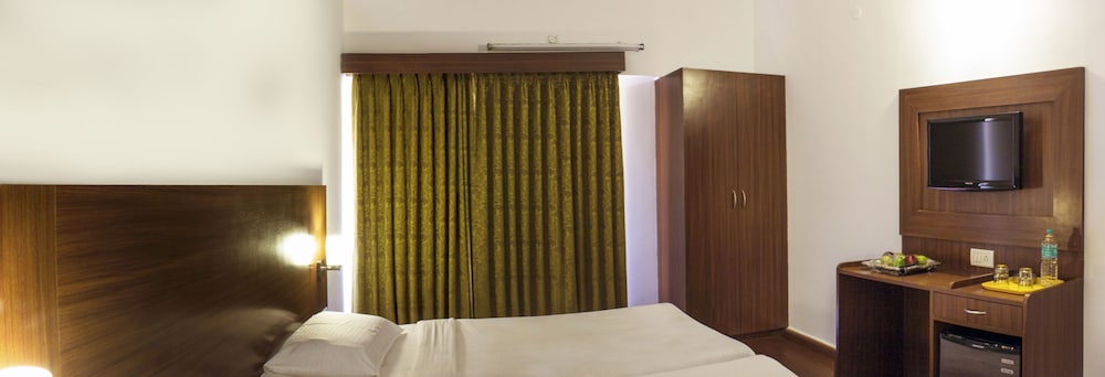 Deluxe Room - Photo 7