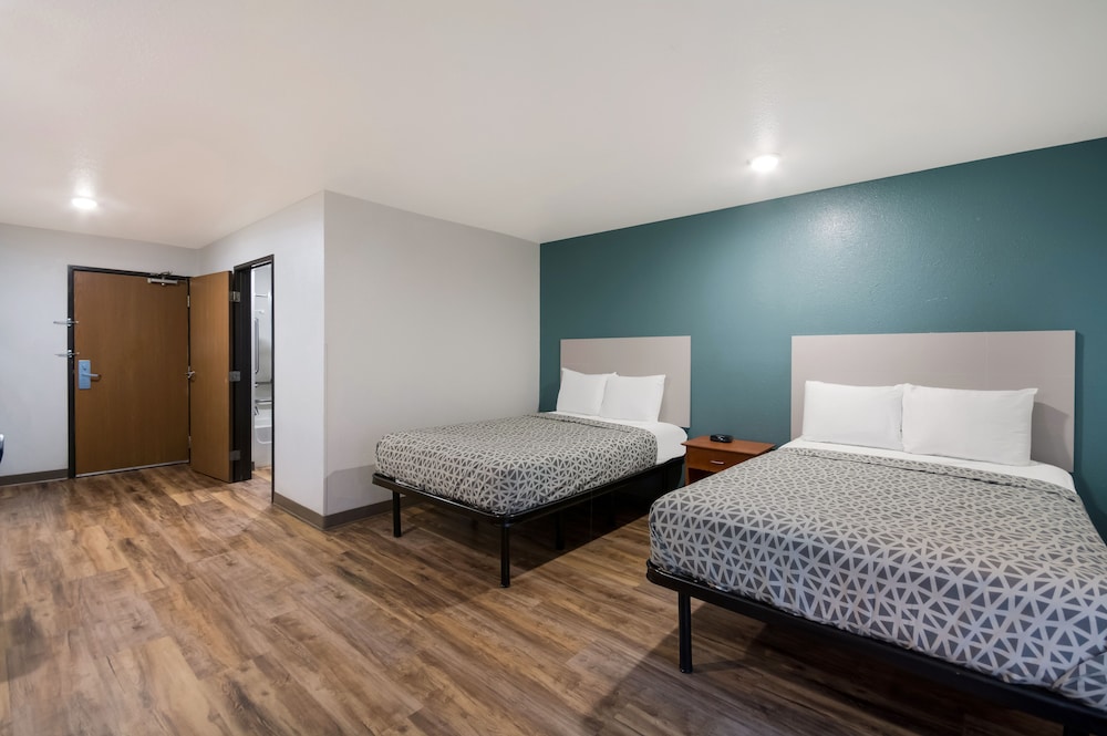 Standard Room, 2 Double Beds, Non Smoking photo 2