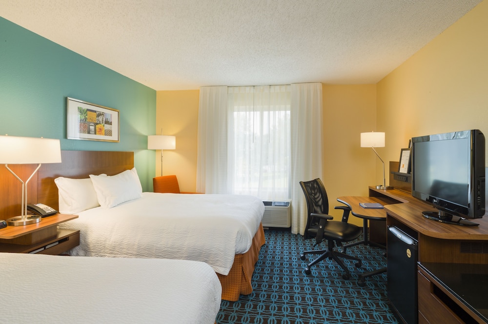 Room, 2 Queen Beds (Hearing Accessible) - Photo 1
