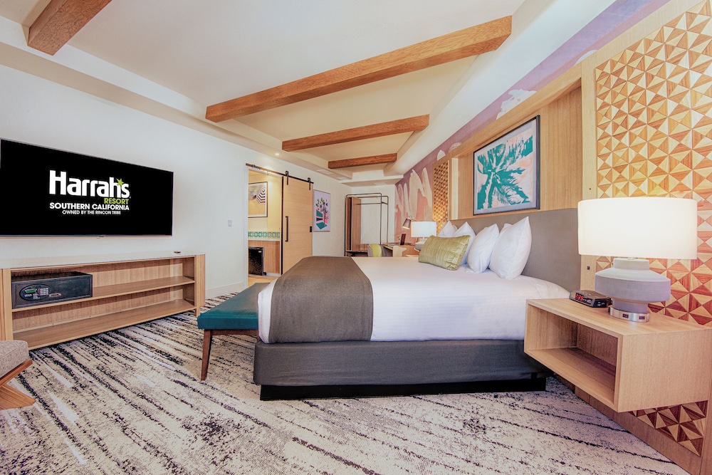 Dive Inn, Coastal Suite, King Bed, Non smoking - Photo 2