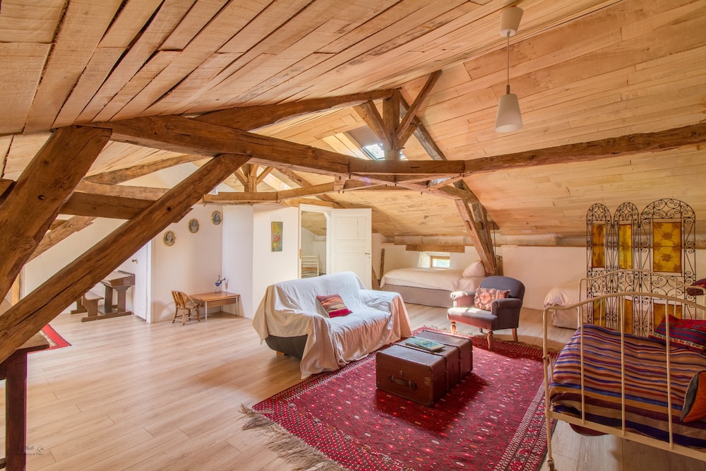 Family Suite (Hergé) photo 1