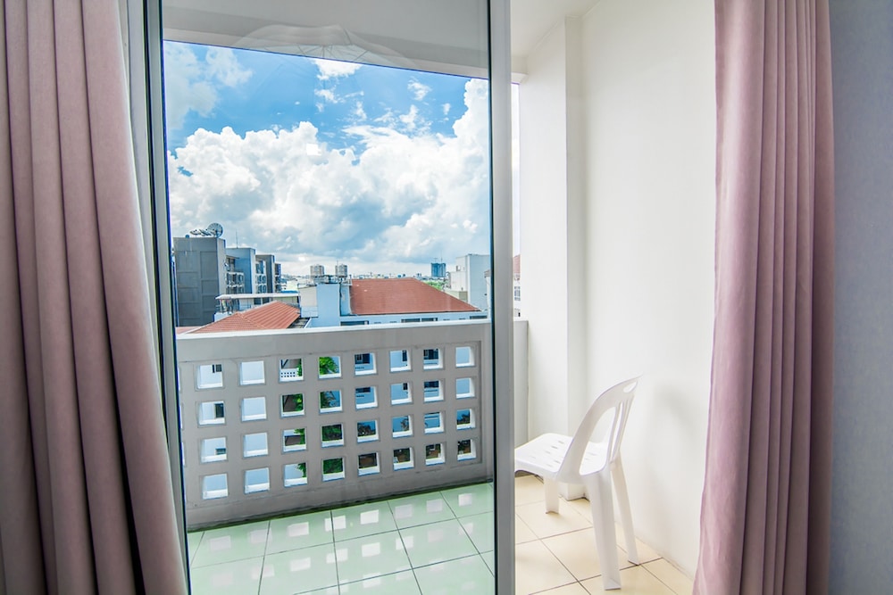 Standard Double Room with Balcony - Photo 6