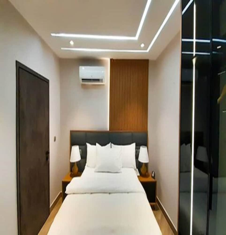 Deluxe Room - Photo 2