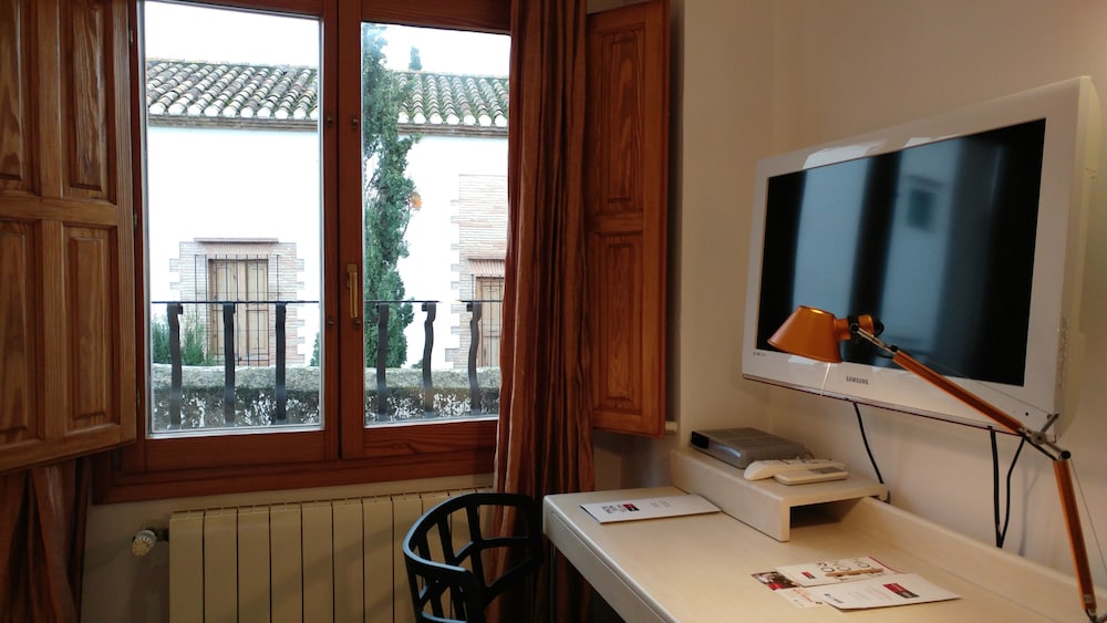 Double Room - Photo 3