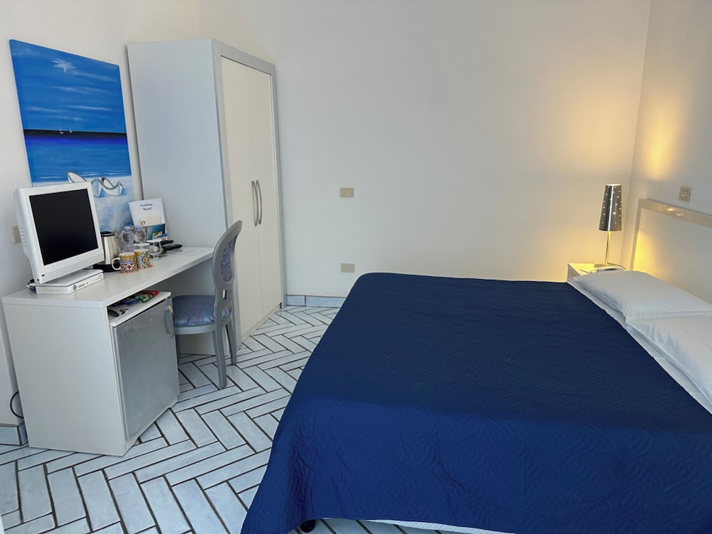 Standard Double Room, Jetted Tub, Sea View photo 2