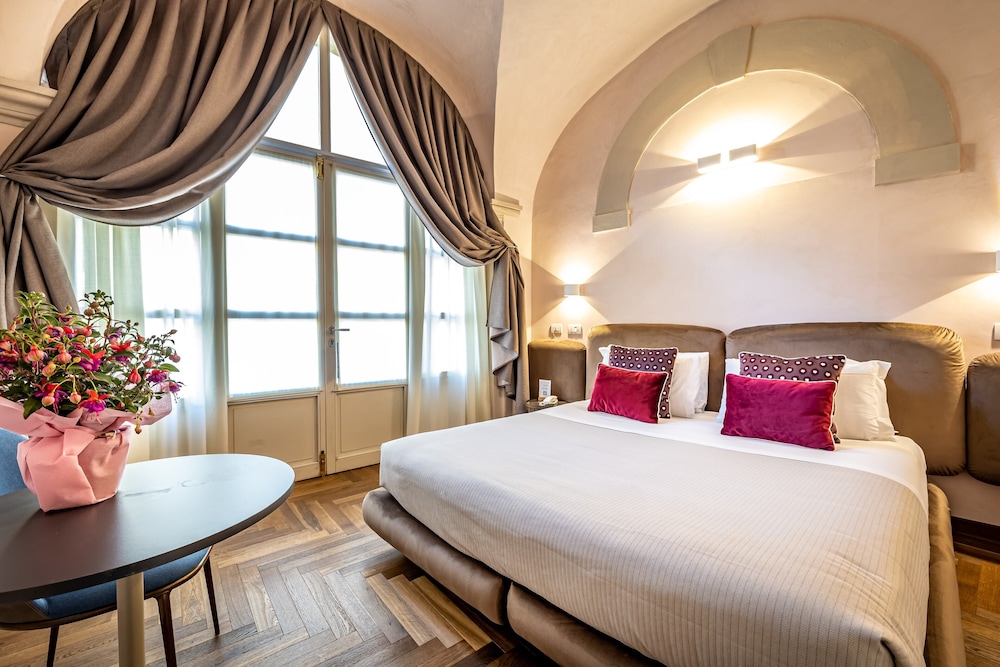 Standard Double Room, Garden View