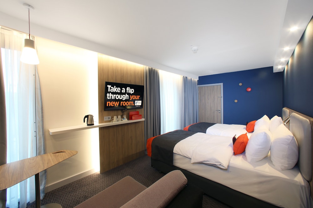 Standard Room, Multiple Beds (Free Breakfast) - Photo 3