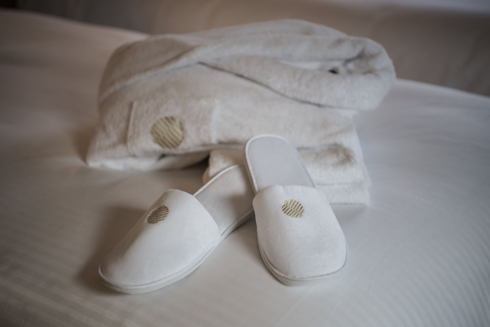Deluxe Room, 1 Queen Bed thumbnail 6