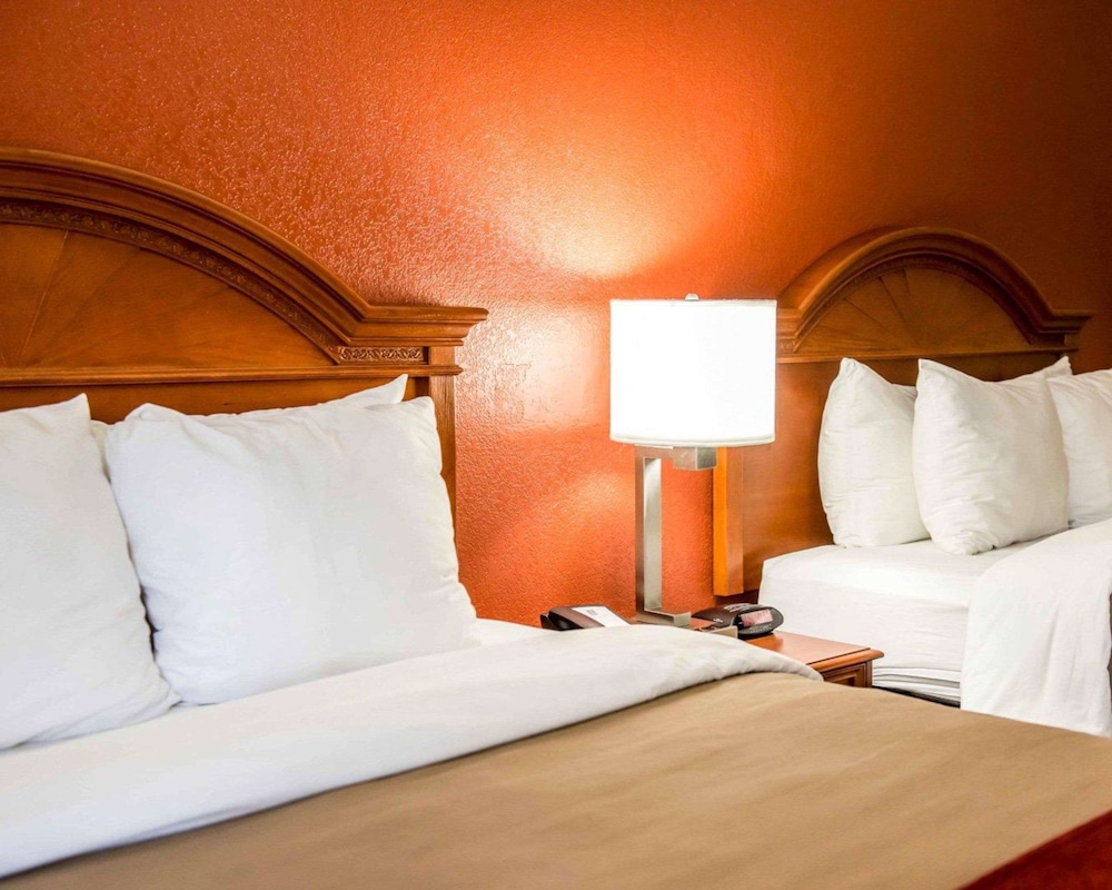 Room, 2 Queen Beds, Non Smoking - Photo 2