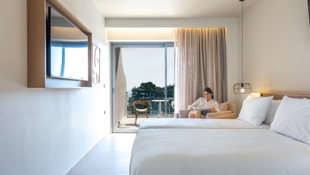 Executive Room with Sea View - Photo 1