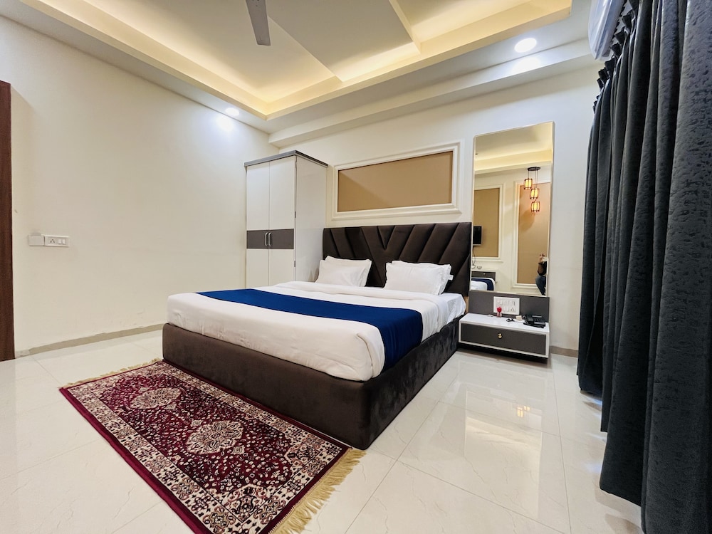Deluxe Room - Photo 2