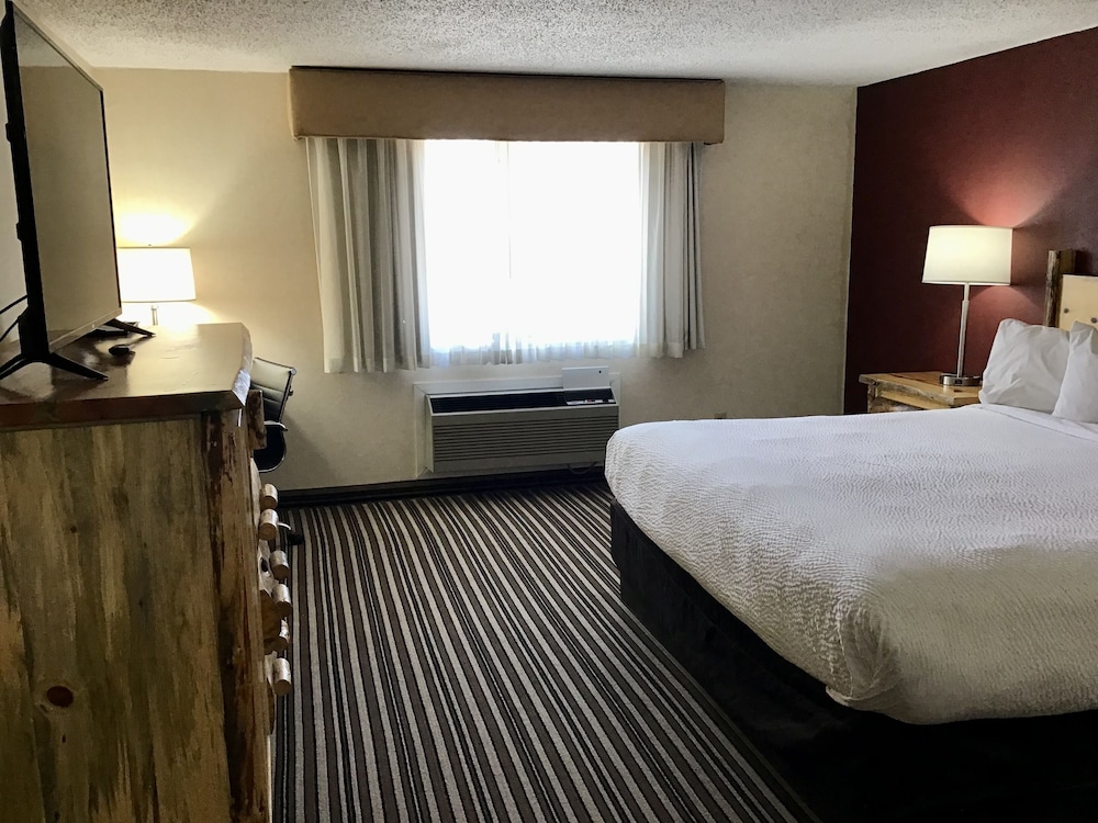 Business Suite, 1 King Bed, Non Smoking photo 1
