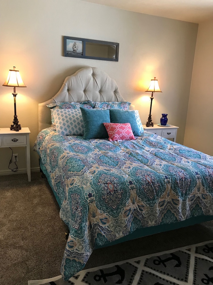 Premium Condo, 1 Bedroom, Kitchen, Courtyard Area photo 1