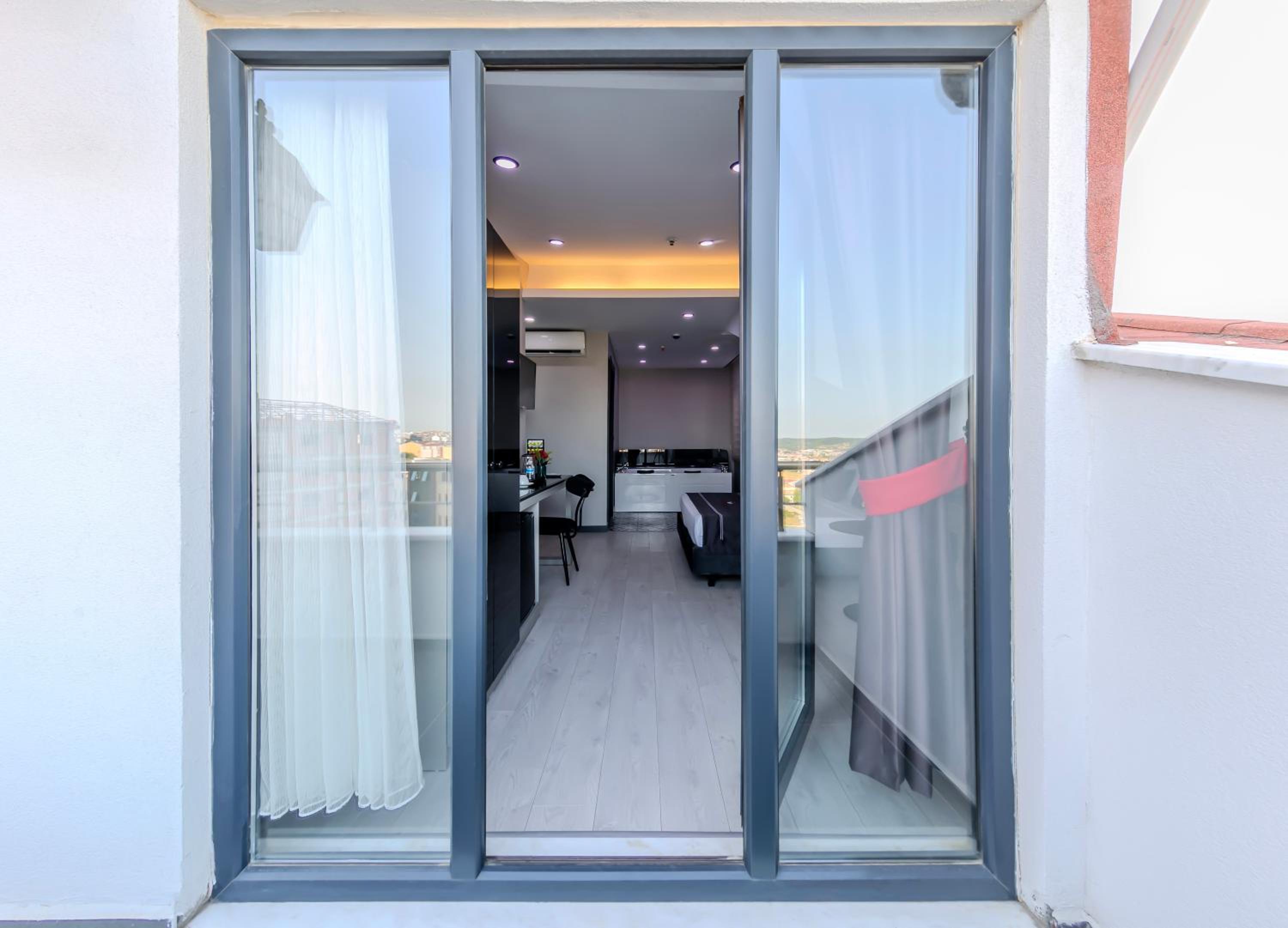 Double Room with Spa Bath - Photo 2
