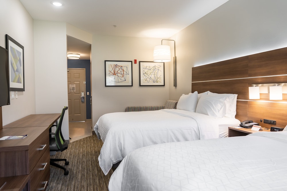 Standard Room, Multiple Beds photo 2