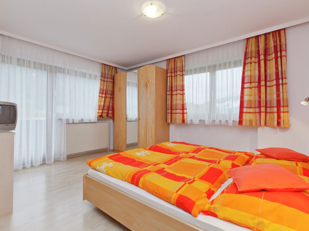 Comfort Apartment, 4 Bedrooms photo 1