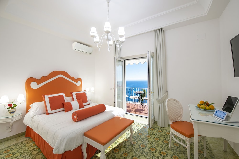 Double or Twin Room, Sea View - Photo 1