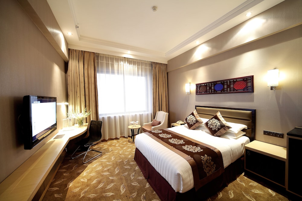 Landmark City View Double Room - Photo 2