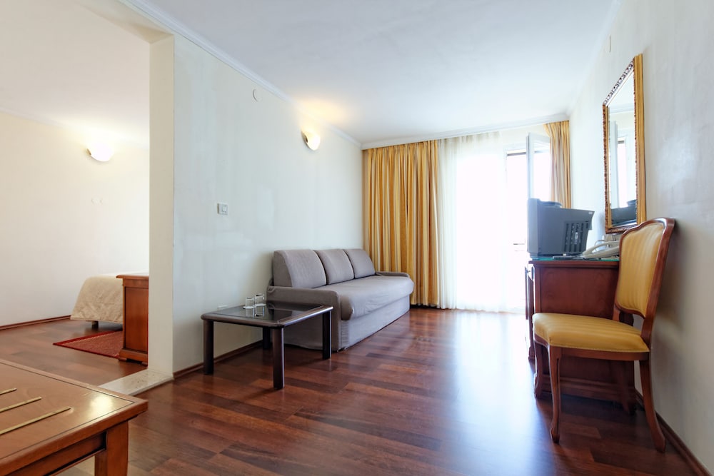 Family Double Room, Sea View - Photo 1