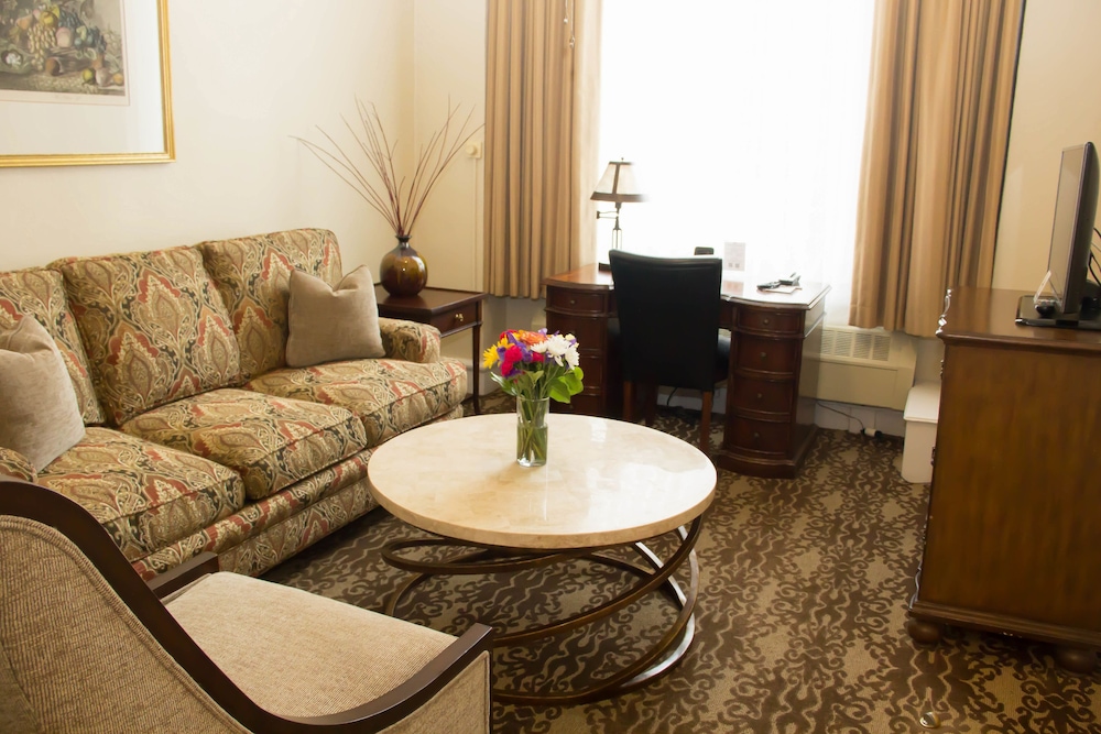 Suite, 1 Bedroom (Romance, No Air Conditioning) - Photo 1