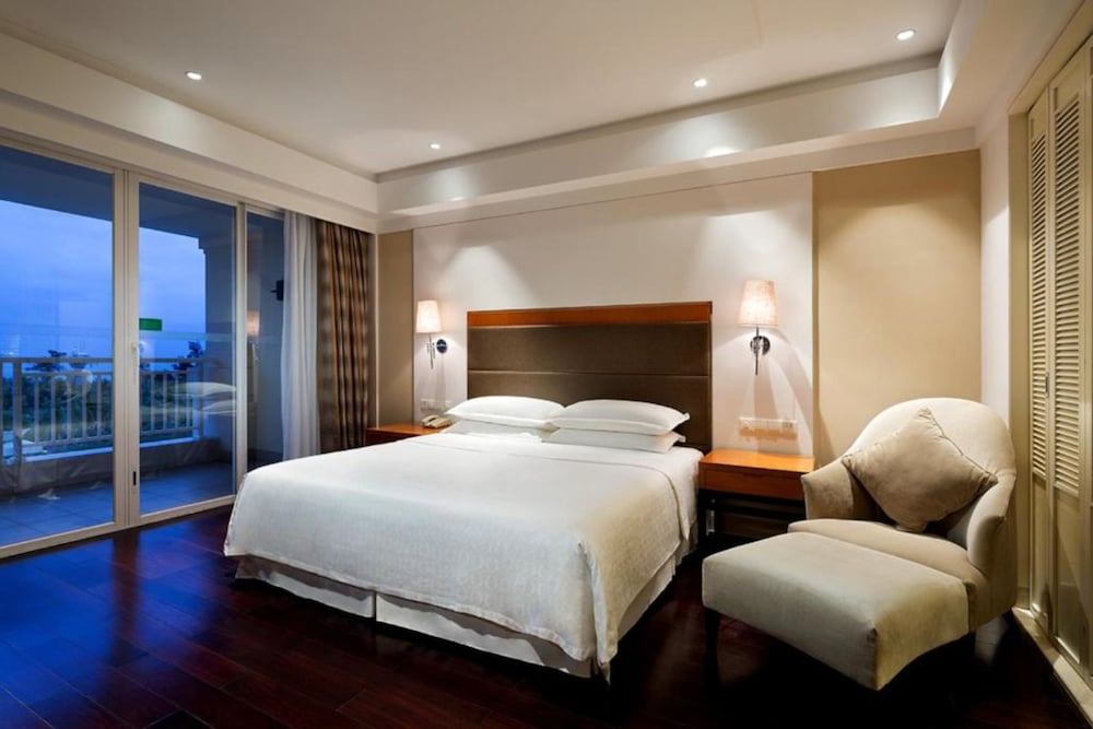 Grand Suite, 1 King Bed, Balcony, Ocean View - Photo 2