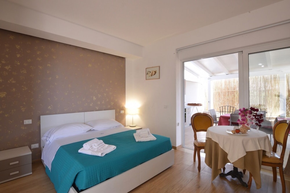 Junior Double Or Twin Room, Courtyard View photo 1