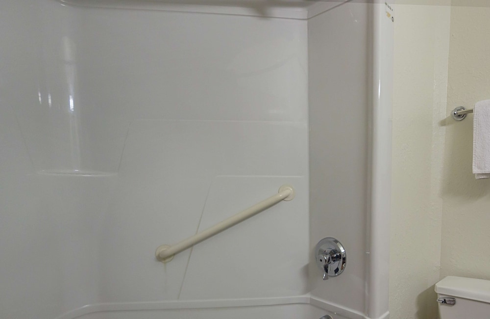 Deluxe Room, 1 Queen Bed, Non Smoking, Refrigerator photo 2
